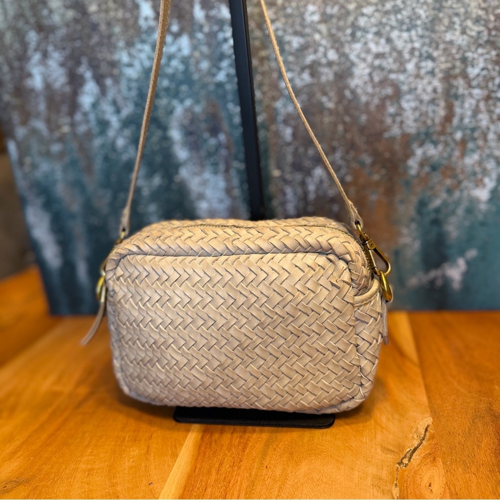 Madewell Transport Camera Bag: Woven Leather Edition (EUC) - Picture 12 of 14